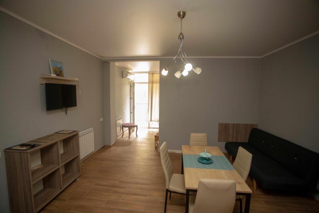 Amazing Magnolia Apartment Batumi Exterior photo