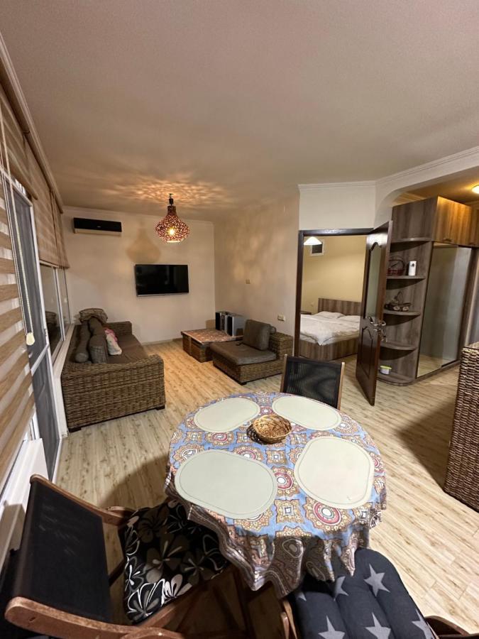 Amazing Magnolia Apartment Batumi Exterior photo