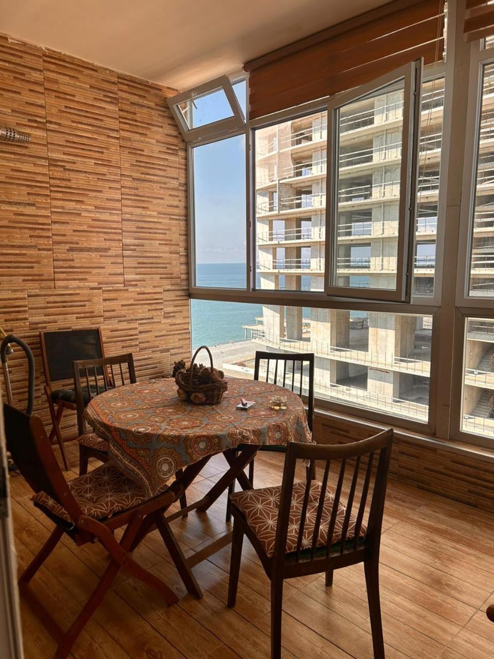 Amazing Magnolia Apartment Batumi Exterior photo